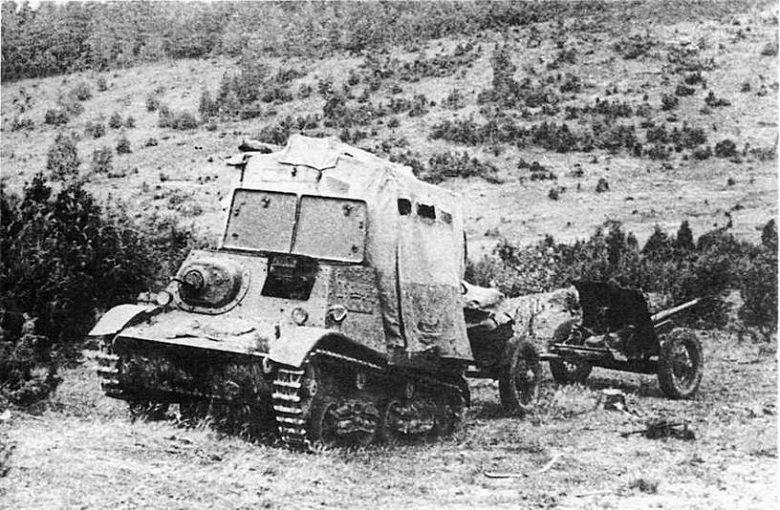 Артиллерийский тягач Т-20 Комсомолец